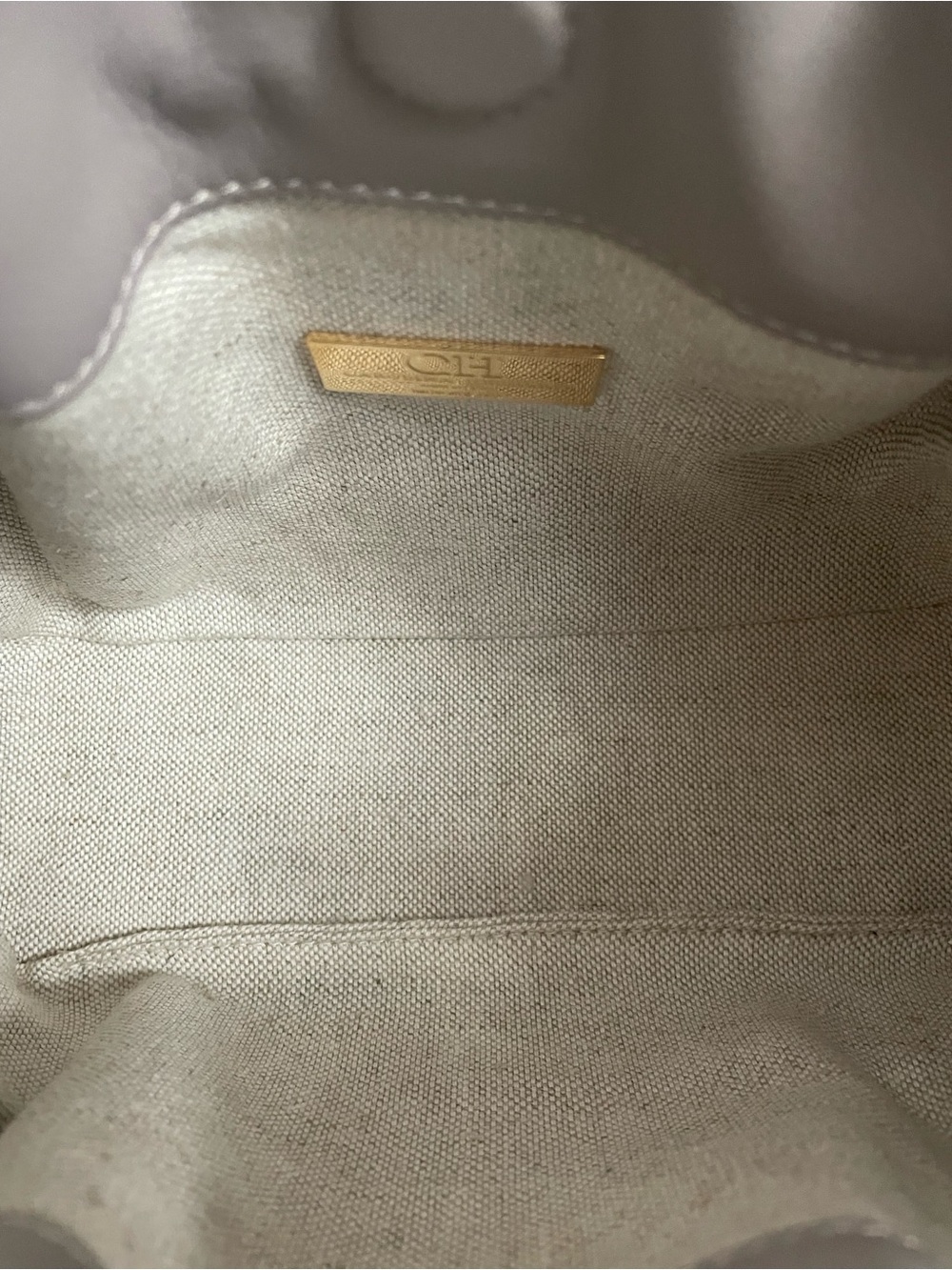 Carolina Herrera Leather Drawstring Crossbody Bucket Bag with Gold Hardware - Picture 10 of 12